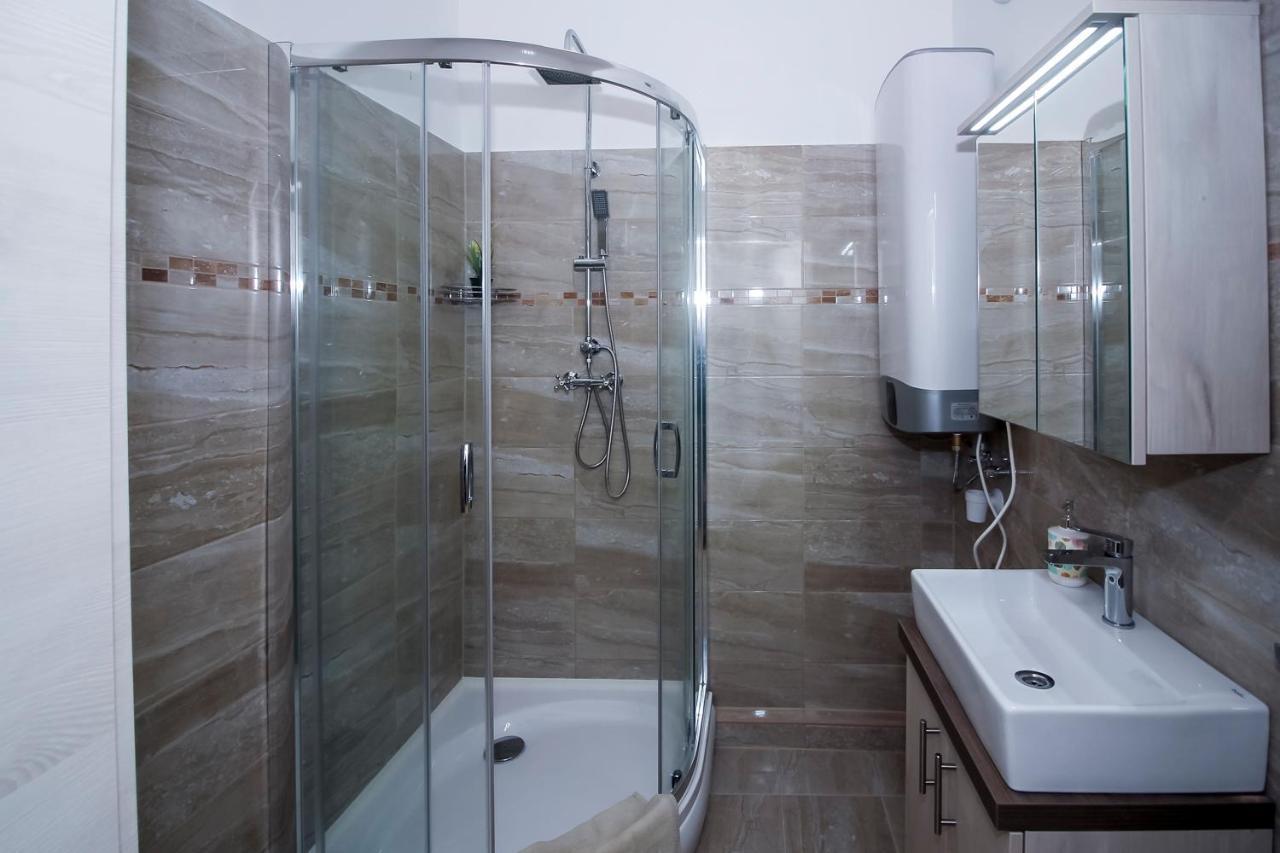 Appartement Helios Apartman Szeged Extérieur photo